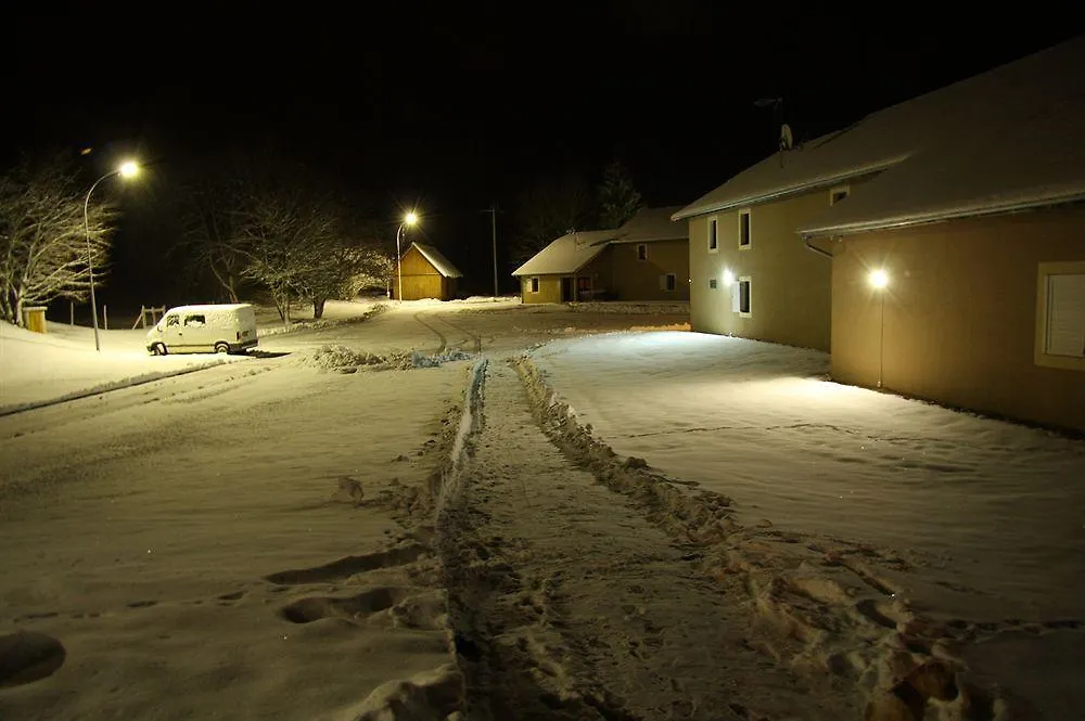Auberge Les Clairmontelles Le Poizat 3*,  France