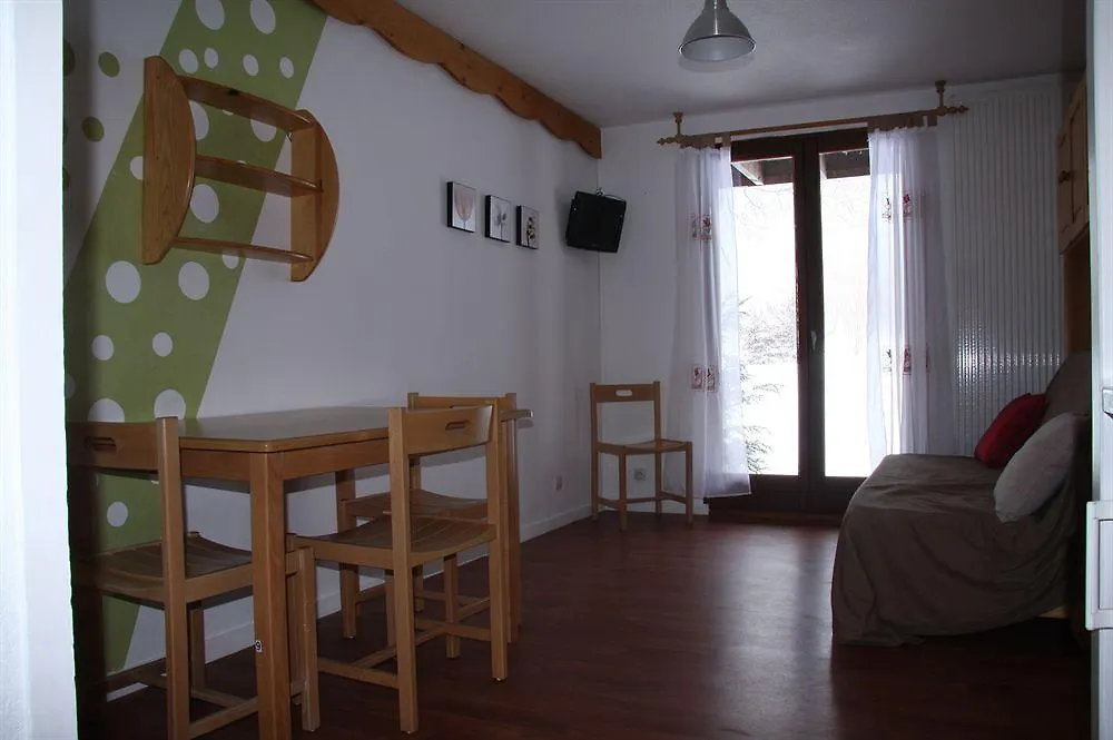 Auberge Les Clairmontelles Le Poizat Hotel